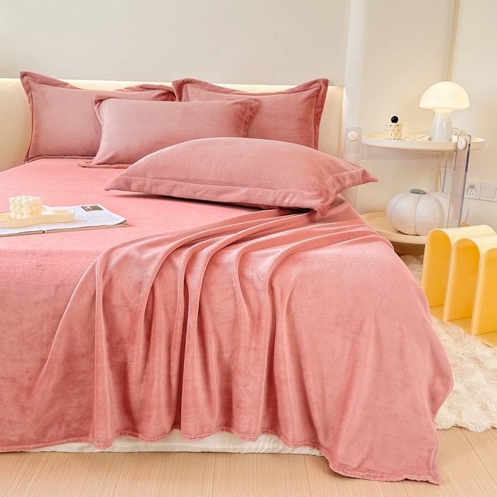 91家纺网 家纺一手货源 找家纺 2023年新款多功能毛毯牛奶绒床单三件套 石榴红