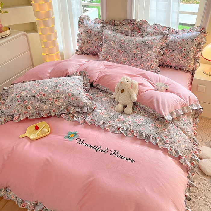 91家纺网 家纺一手货源 找家纺 绒兔兔 2023新款双层纱棉加牛奶绒四件套 绒-花满庭