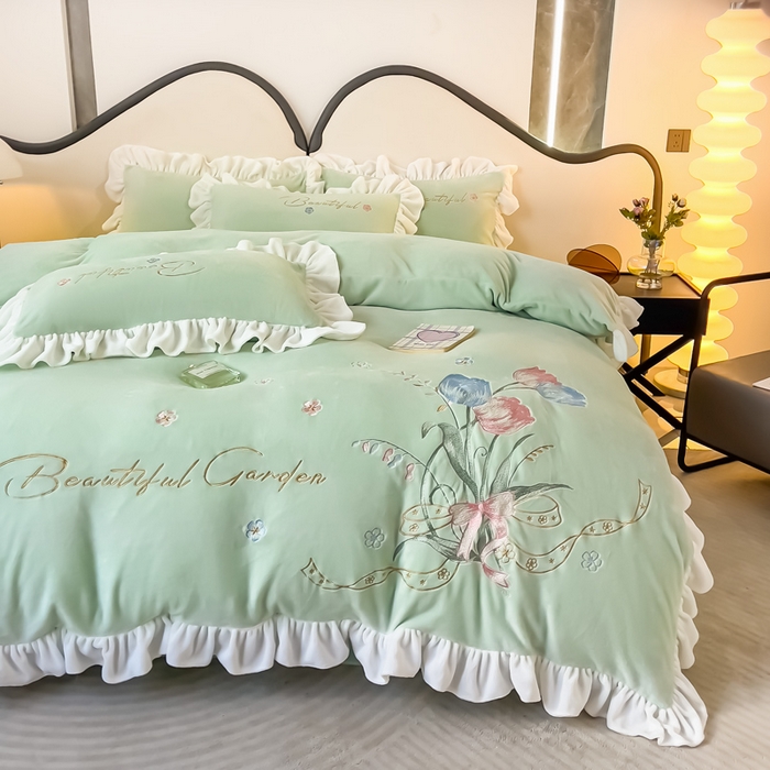 91家纺网 家纺一手货源 找家纺 凯美家居 2023新款牛奶绒刺绣四件套 温婉 嫩绿