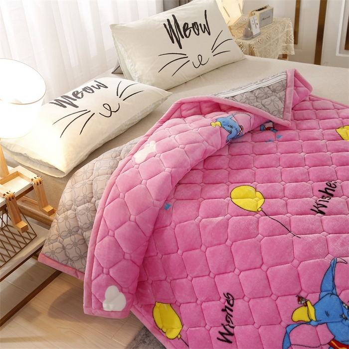 91家纺网 家纺一手货源 找家纺 东宇 2024年新款A类抗菌牛奶绒大床加厚床垫 小飞象