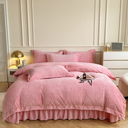 91家纺网 家纺一手货源 找家纺 （总）金艾草 2025新款牛奶绒立体雕花夹棉床盖四件套