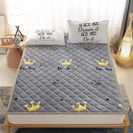 91家纺网 家纺一手货源 找家纺 （总）东宇 2024年新款A类抗菌牛奶绒大床加厚床垫