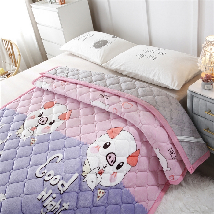 91家纺网 家纺一手货源 找家纺 东宇 2024年新款A类抗菌牛奶绒大床加厚床垫 晚安猪