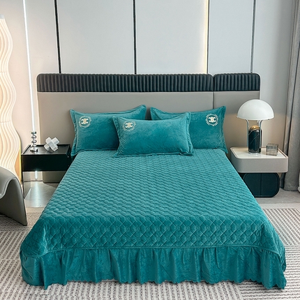 羋多家纺 210g婴儿绒床盖三件套牛奶绒床裙刺绣四件套墨绿