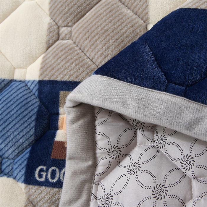 91家纺网 家纺一手货源 找家纺 东宇 2024年新款A类抗菌牛奶绒大床加厚床垫 格子蓝