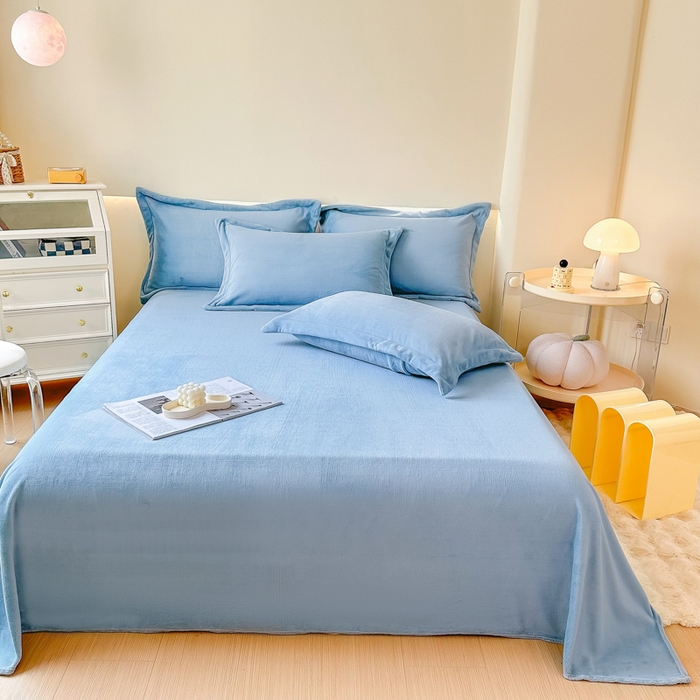 91家纺网 家纺一手货源 找家纺 2023年新款多功能毛毯牛奶绒床单三件套 摩登蓝