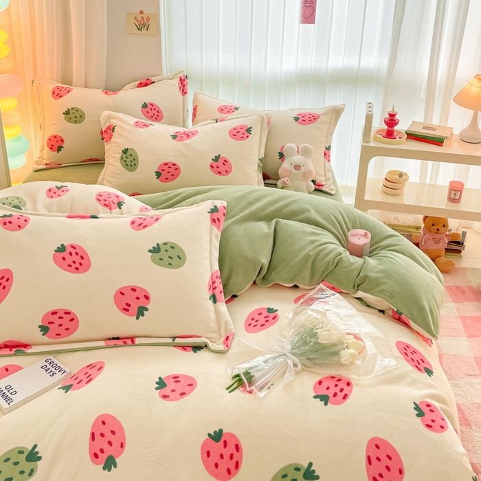 91家纺网 家纺一手货源 找家纺 呗旺鹿 2023新款加厚高克重印花牛奶绒四件套直播爆款 有颗草莓