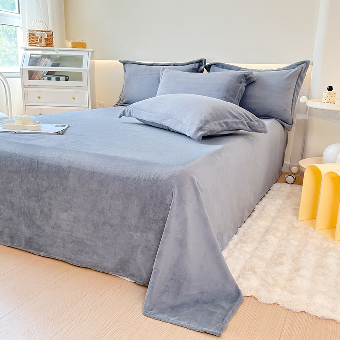91家纺网 家纺一手货源 找家纺 2023年新款多功能毛毯牛奶绒床单三件套 星际灰