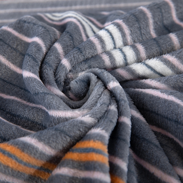 91家纺网 家纺一手货源 找家纺 侨鑫 2023新款云貂绒毛毯 美好条纹