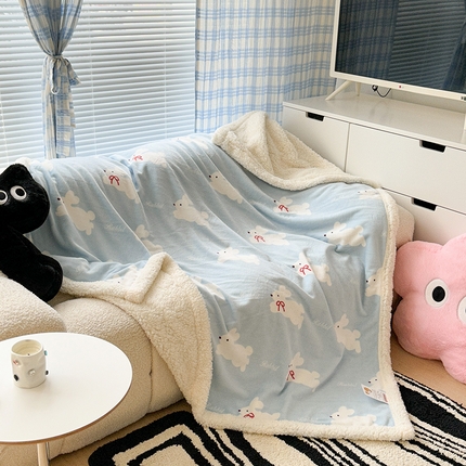 91家纺网 家纺一手货源 找家纺 昔可家纺 2023新款ins风牛奶绒羊羔绒印花毛毯（风格二） 丝带小兔蓝