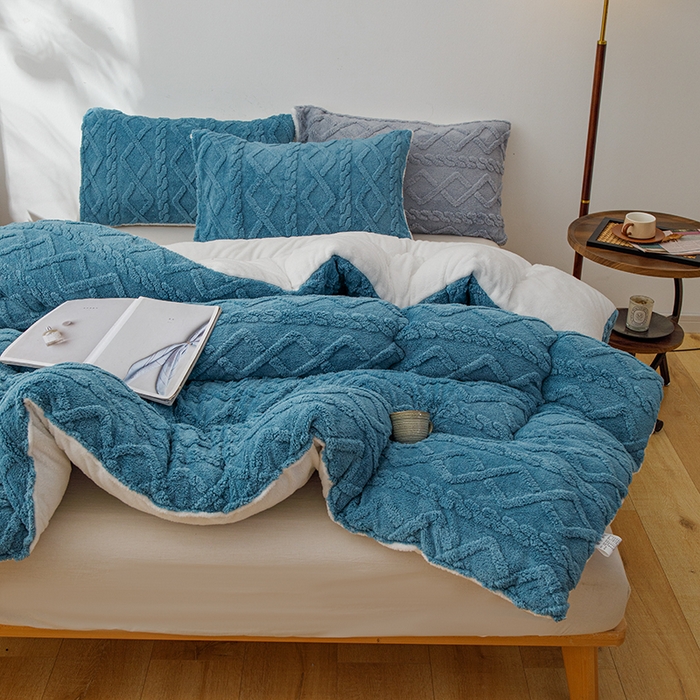91家纺网 家纺一手货源 找家纺 雅蔓依 2025新款塔芙绒羊羔绒冬被被子被芯 宝石蓝
