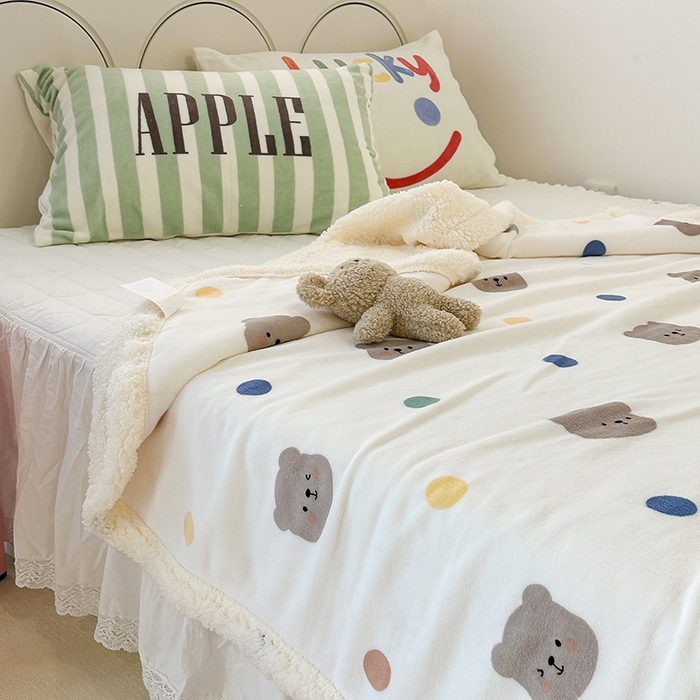 91家纺网 家纺一手货源 找家纺 昔可家纺 2023新款ins风牛奶绒羊羔绒印花毛毯（风格一） 彩色波点熊