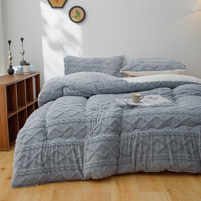 91家纺网 家纺一手货源 找家纺 雅蔓依 2025新款塔芙绒羊羔绒冬被被子被芯 典雅灰