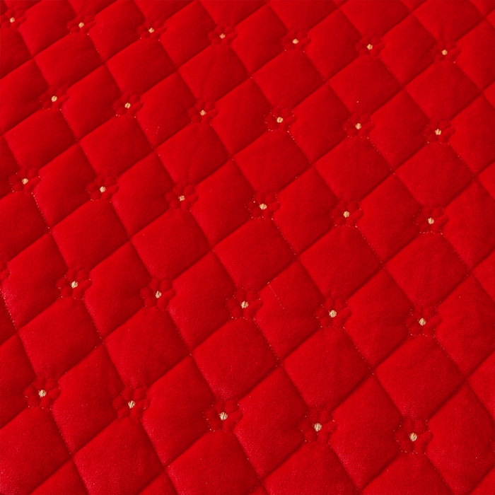 91家纺网 家纺一手货源 找家纺 罗艺轩 2024新款欧洲风情宝宝绒可拆卸夹棉床裙三件套 喜庆红