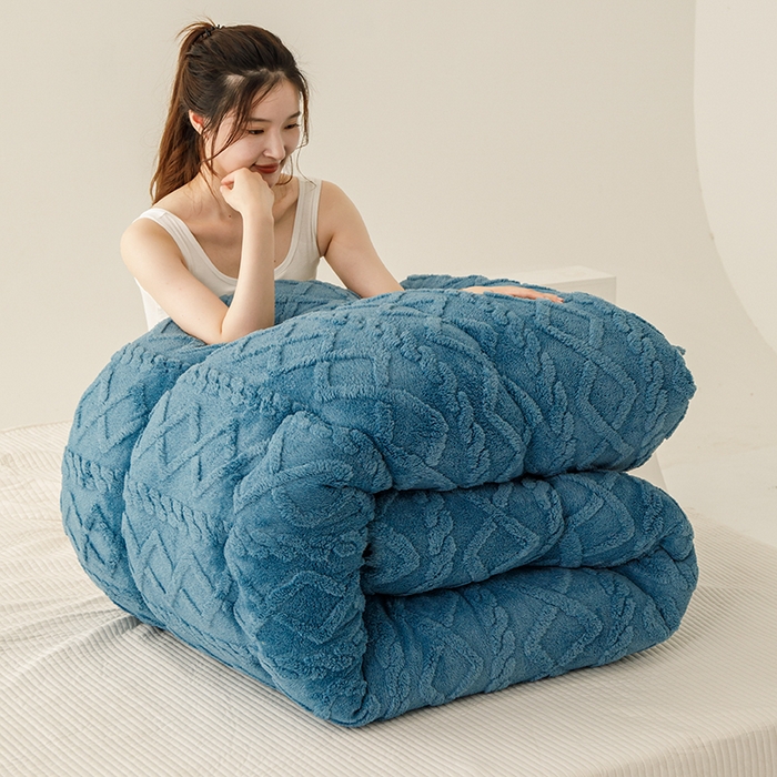 91家纺网 家纺一手货源 找家纺 雅蔓依 2025新款塔芙绒羊羔绒冬被被子被芯 宝石蓝