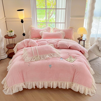 可以家居 2023新款牛奶绒绣花花边款四件套玫瑰庄园 公主粉