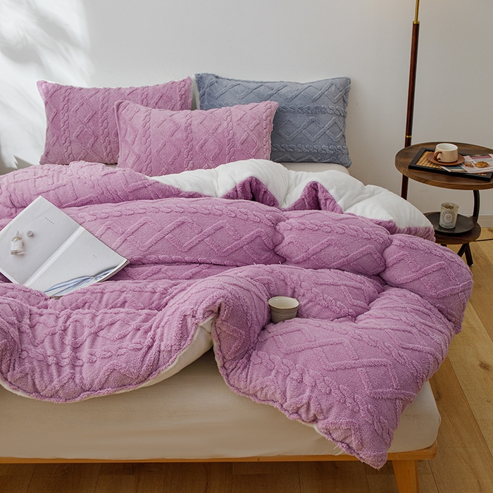 91家纺网 家纺一手货源 找家纺 雅蔓依 2025新款塔芙绒羊羔绒冬被被子被芯 香芋紫