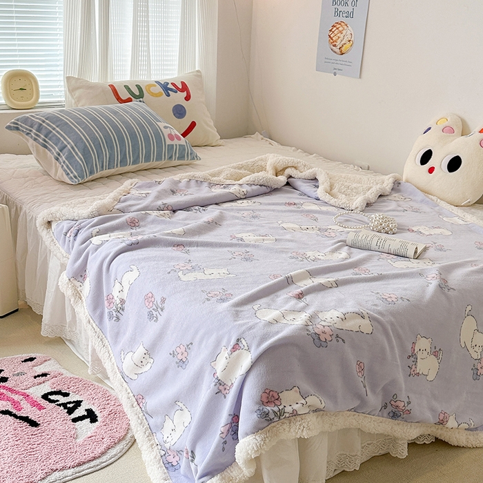 91家纺网 家纺一手货源 找家纺 昔可家纺 2023新款ins风牛奶绒羊羔绒印花毛毯（风格一） 花花小猫咪