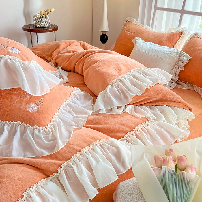 91家纺网 家纺一手货源 找家纺 可以家居 2023新款牛奶绒绣花花边款四件套玫瑰庄园 爱玛橙