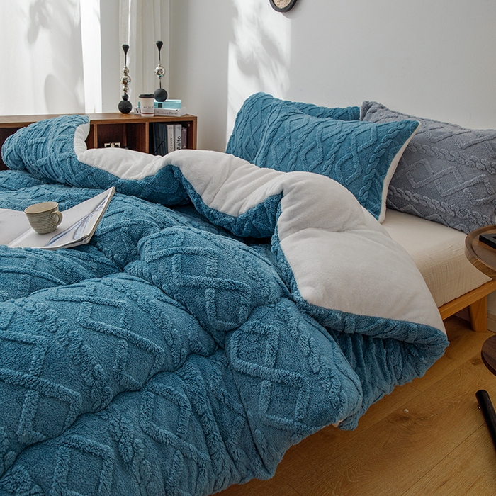 91家纺网 家纺一手货源 找家纺 雅蔓依 2025新款塔芙绒羊羔绒冬被被子被芯 宝石蓝