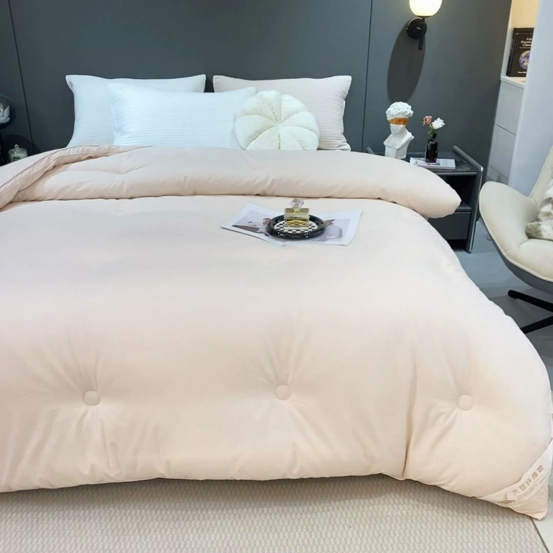 91家纺网 家纺一手货源 找家纺 天瑜家纺 2023新款喷气全棉A类无荧光大豆冬被子被芯卡其