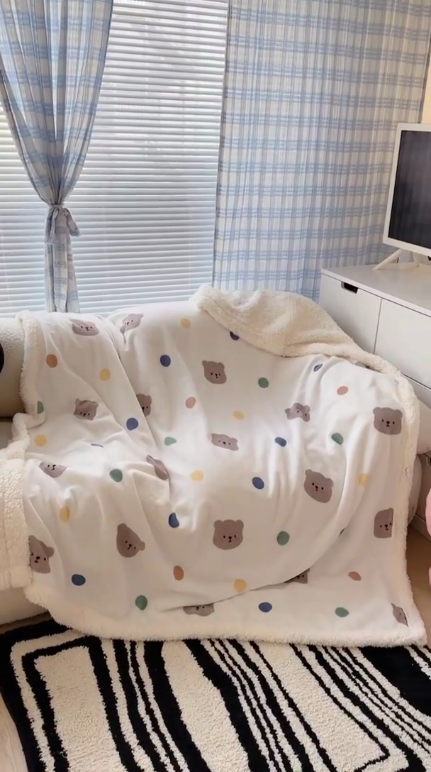 91家纺网 家纺一手货源 找家纺 昔可家纺 2023新款ins风牛奶绒羊羔绒印花毛毯（风格二） 彩色波点熊