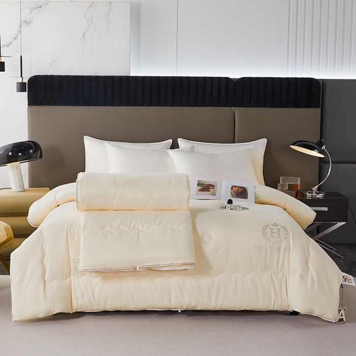 91家纺网 家纺一手货源 找家纺 丽卡家纺  家居馆 2023新款米娜蚕丝子母被 米黄色