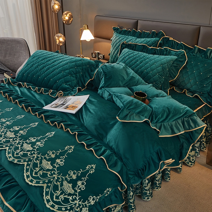 91家纺网 家纺一手货源 找家纺 罗艺轩 2024新款欧洲风情宝宝绒可拆卸夹棉床裙四件套 橄榄绿