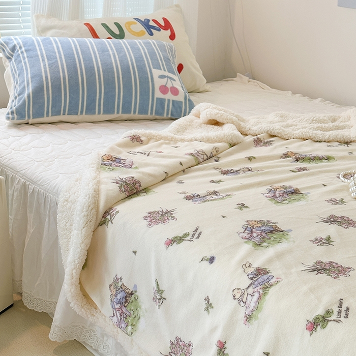 91家纺网 家纺一手货源 找家纺 昔可家纺 2023新款ins风牛奶绒羊羔绒印花毛毯（风格一） 小熊花园