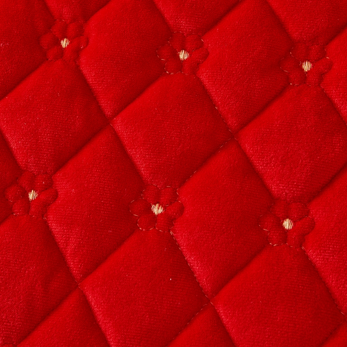 91家纺网 家纺一手货源 找家纺 罗艺轩 2024新款欧洲风情宝宝绒可拆卸夹棉床裙三件套 喜庆红