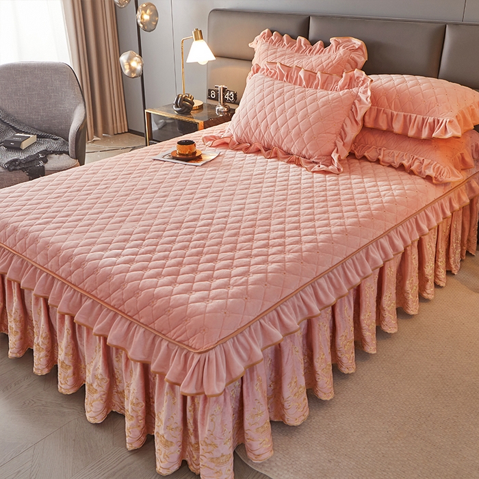 91家纺网 家纺一手货源 找家纺 罗艺轩 2024新款欧洲风情宝宝绒可拆卸夹棉床裙三件套 美人玉