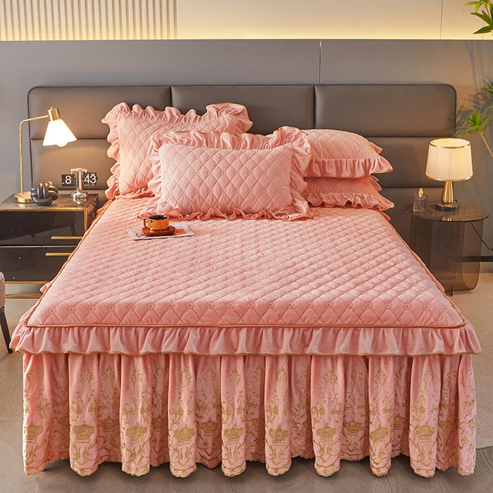 91家纺网 家纺一手货源 找家纺 罗艺轩 2024新款欧洲风情宝宝绒可拆卸夹棉床裙三件套 美人玉