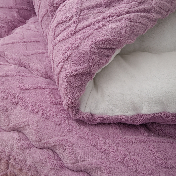 91家纺网 家纺一手货源 找家纺 雅蔓依 2025新款塔芙绒羊羔绒冬被被子被芯 香芋紫