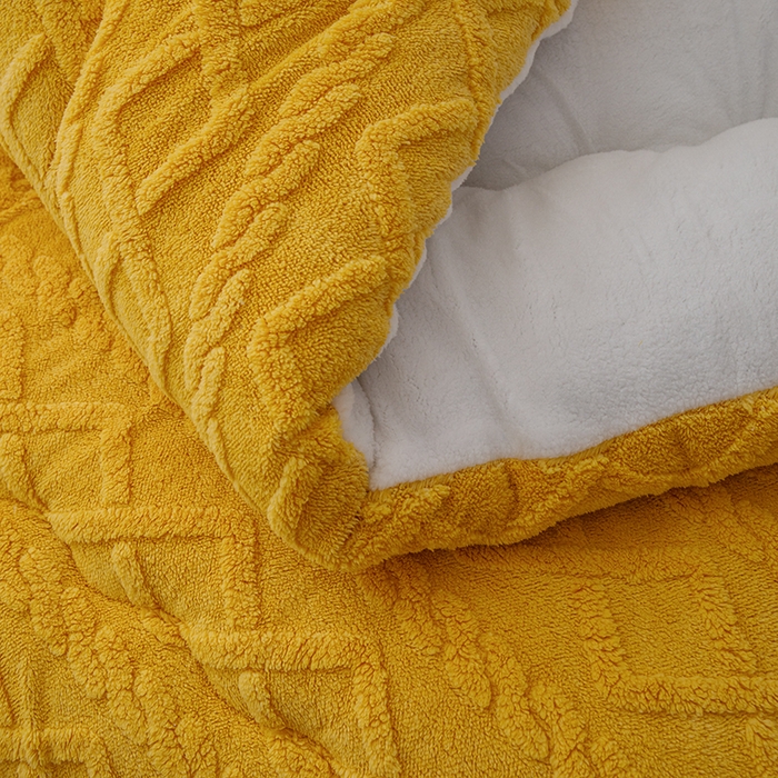 91家纺网 家纺一手货源 找家纺 雅蔓依 2025新款塔芙绒羊羔绒冬被被子被芯 柠檬黄