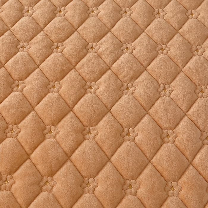 91家纺网 家纺一手货源 找家纺 罗艺轩 2024新款欧洲风情宝宝绒可拆卸夹棉床裙三件套 香槟金