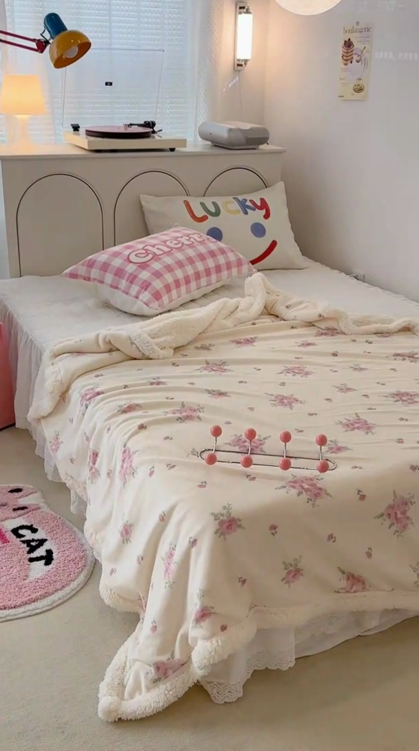 91家纺网 家纺一手货源 找家纺 昔可家纺 2023新款ins风牛奶绒羊羔绒印花毛毯（风格一） 午后茶花