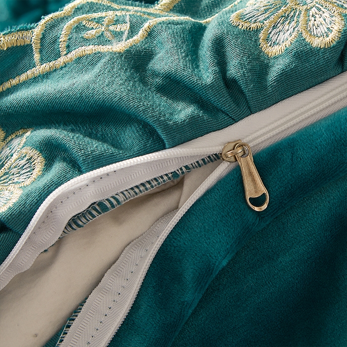 91家纺网 家纺一手货源 找家纺 罗艺轩 2024新款花季宝宝绒全套夹棉絎缝加厚系列床裙三件套 橄榄绿