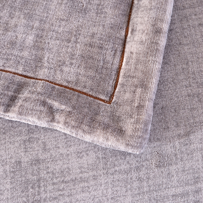 91家纺网 家纺一手货源 找家纺 代芙家纺 2023秋冬新品全消光8.5斤牛奶绒加厚保暖毛巾绣四件套 小鹿-浅灰