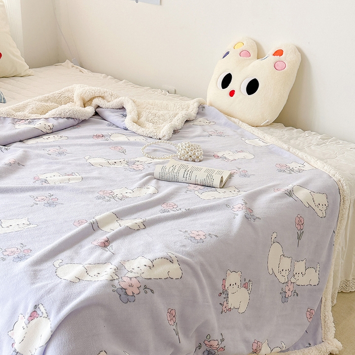 91家纺网 家纺一手货源 找家纺 昔可家纺 2023新款ins风牛奶绒羊羔绒印花毛毯（风格一） 花花小猫咪