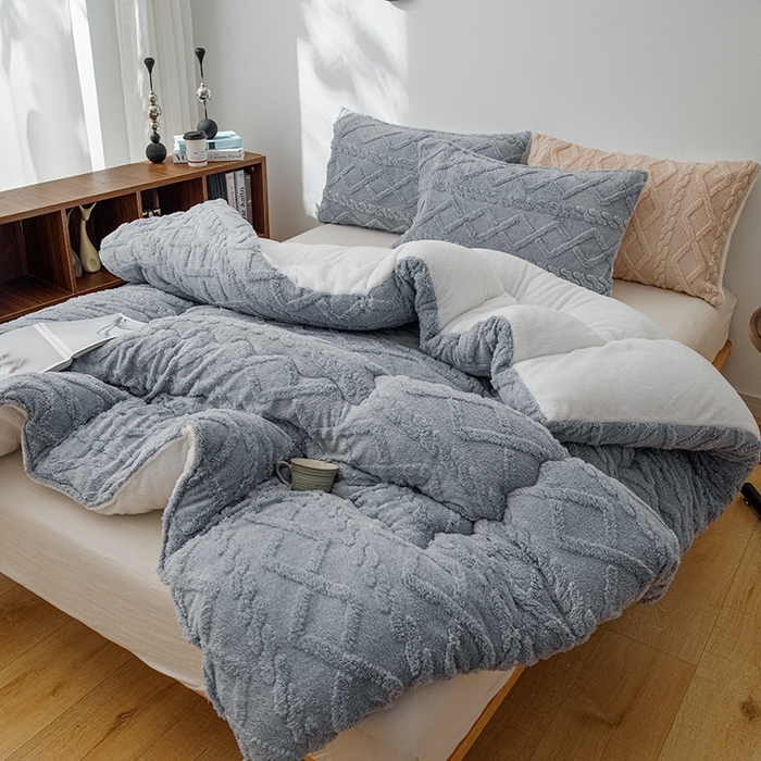 91家纺网 家纺一手货源 找家纺 雅蔓依 2025新款塔芙绒羊羔绒冬被被子被芯 典雅灰
