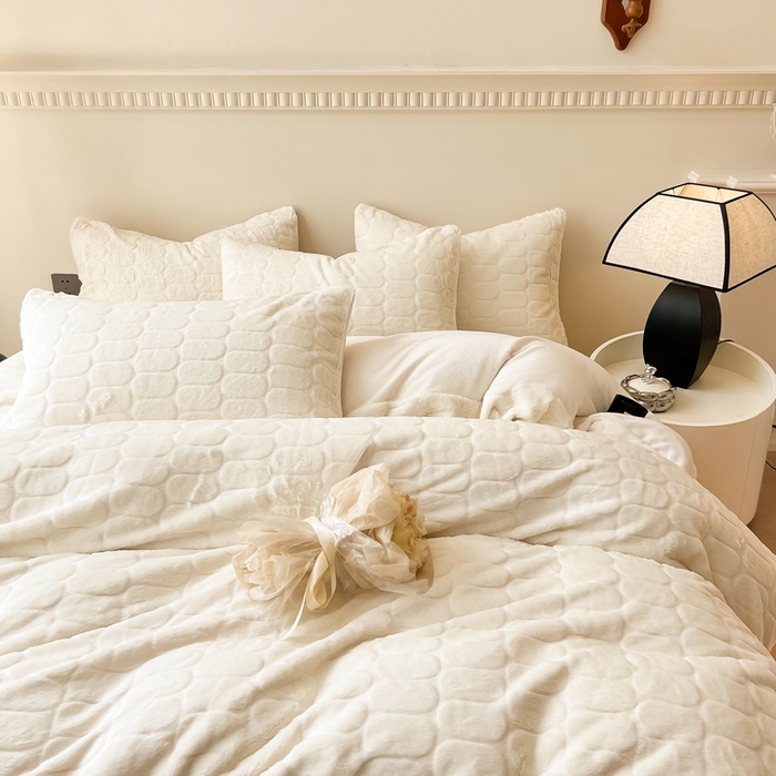 91家纺网 家纺一手货源 找家纺 慕尚家纺 2025新款280g兔毛绒四件套-洛卡 洛卡-奶白