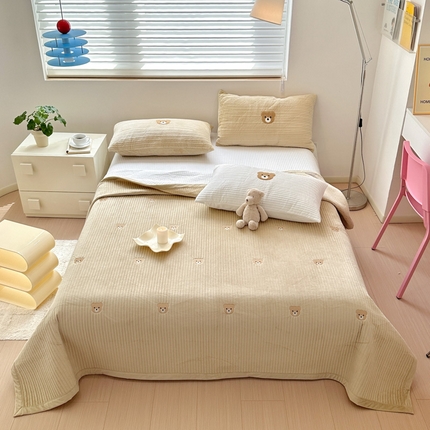 漫调家纺 2023新款ins风小熊刺绣宝宝绒款床盖三件套 奶咖