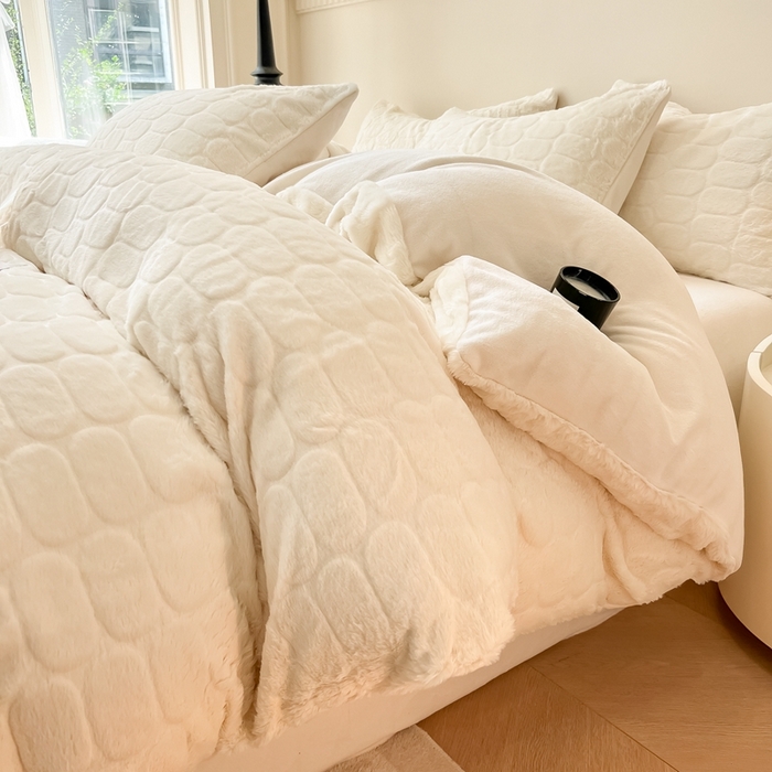 91家纺网 家纺一手货源 找家纺 慕尚家纺 2025新款280g兔毛绒四件套-洛卡 洛卡-奶白