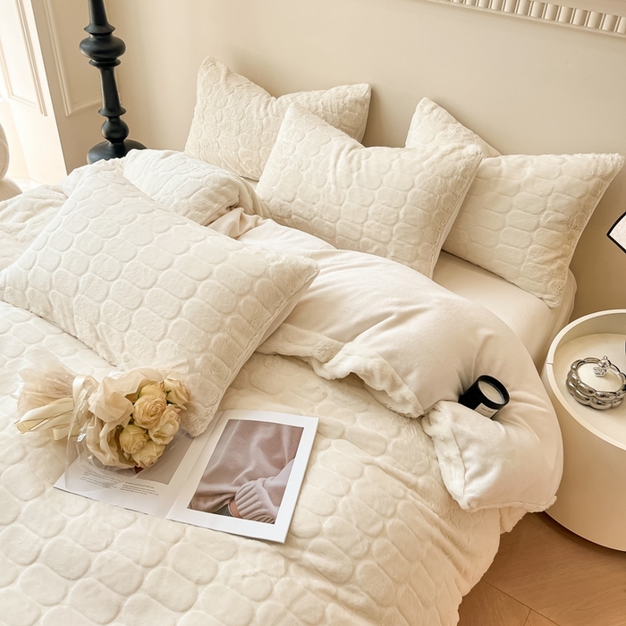 91家纺网 家纺一手货源 找家纺 慕尚家纺 2025新款280g兔毛绒四件套-洛卡 洛卡-奶白