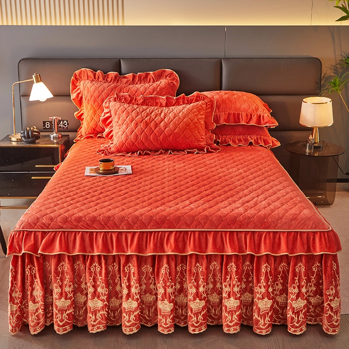 91家纺网 家纺一手货源 找家纺 罗艺轩 2024新款欧洲风情宝宝绒可拆卸夹棉床裙三件套 爱玛橙