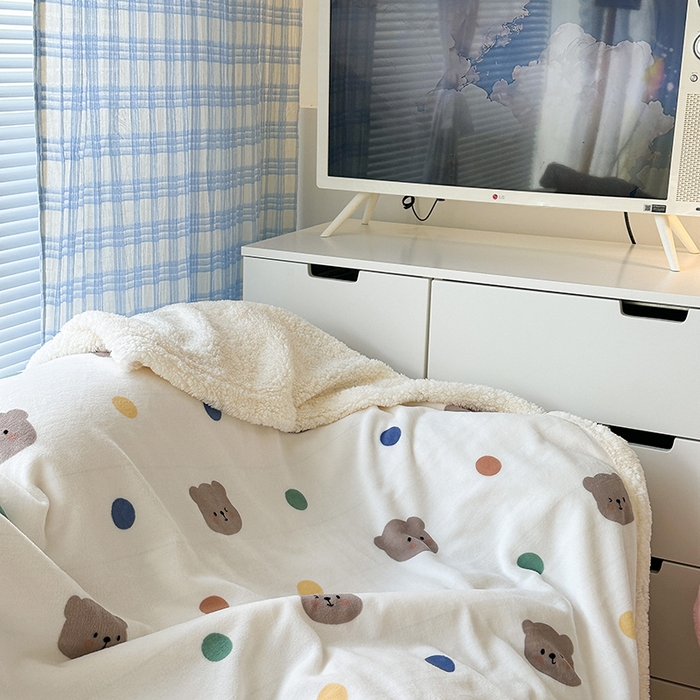 91家纺网 家纺一手货源 找家纺 昔可家纺 2023新款ins风牛奶绒羊羔绒印花毛毯（风格二） 彩色波点熊