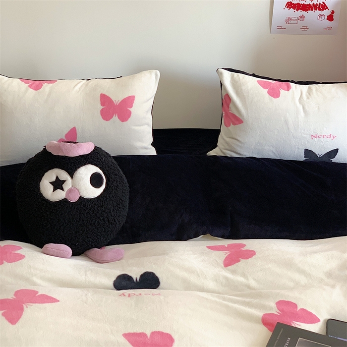 91家纺网 家纺一手货源 找家纺 星期八 2023新款210g双面牛奶绒印花四件套 蝴蝶