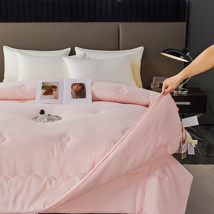 91家纺网 家纺一手货源 找家纺 丽卡家纺  家居馆 2023新款米娜蚕丝子母被 粉玉色