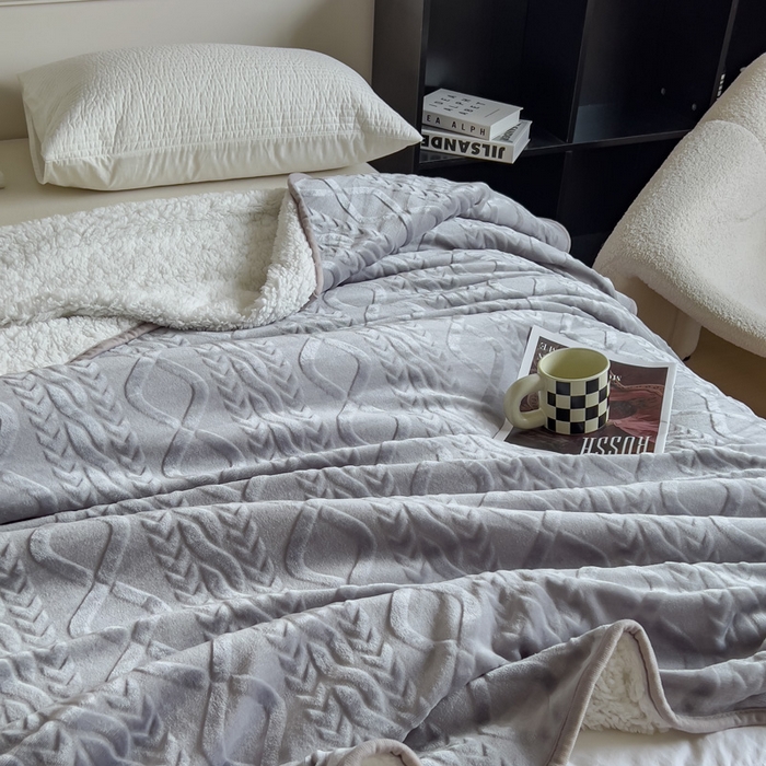 91家纺网 家纺一手货源 找家纺 宜家坊新款秋冬高克重法莱绒羊羔绒立体剪花纯色多功能毛毯 烟灰蓝