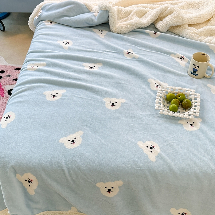 91家纺网 家纺一手货源 找家纺 昔可家纺 2023新款ins风牛奶绒羊羔绒印花毛毯（风格一） 蓝底小白熊